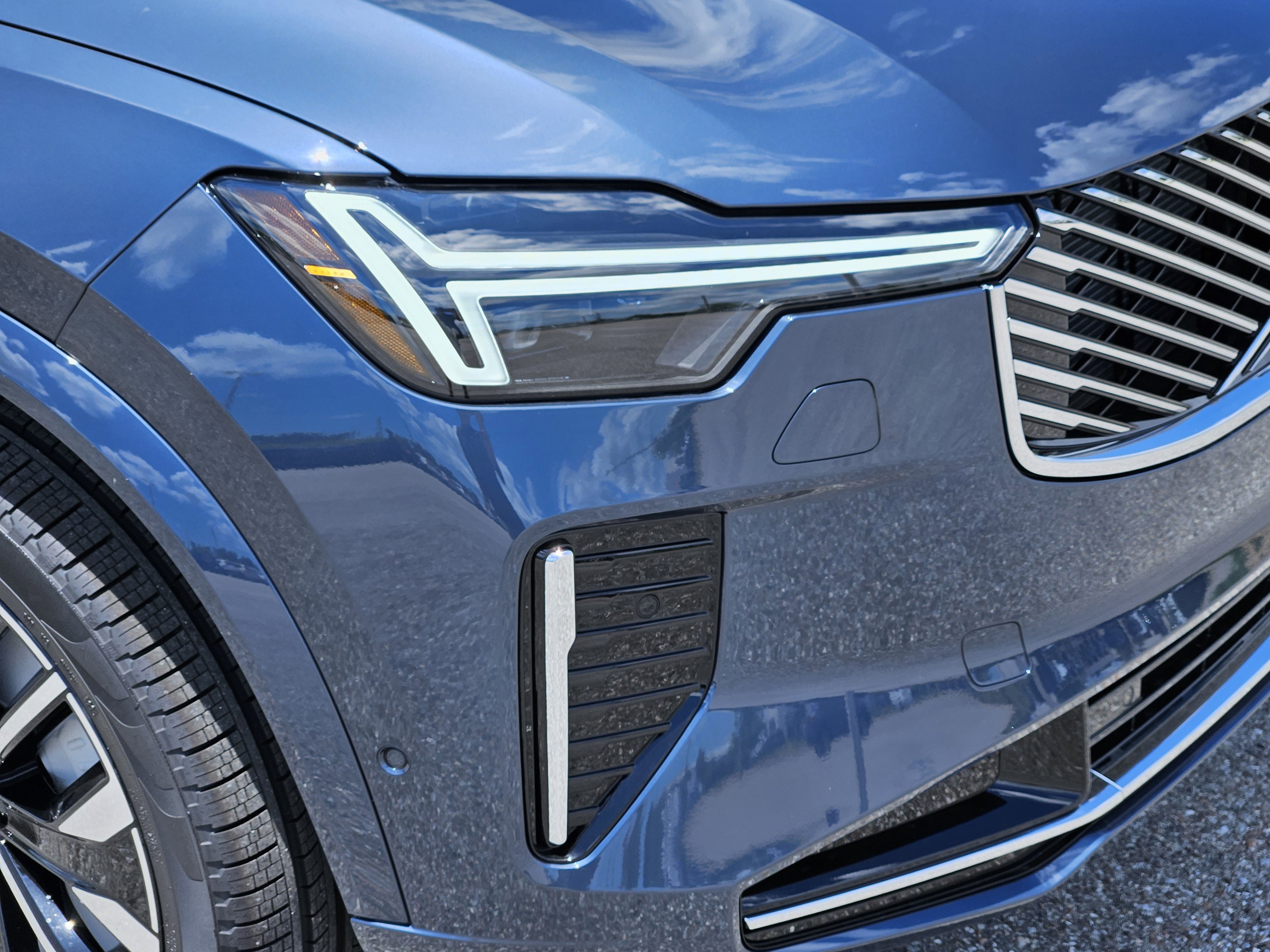 New 2026 Volvo XC90 B6 Plus image 9
