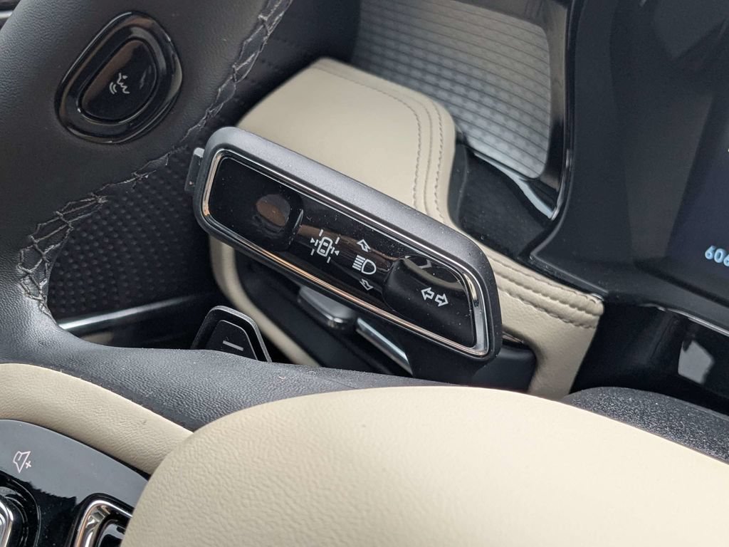 Used 2026 Lincoln Corsair Premiere FWD image 25