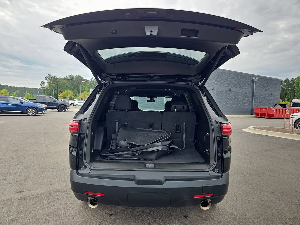 Used 2023 Chevrolet Traverse LT FWD image 18