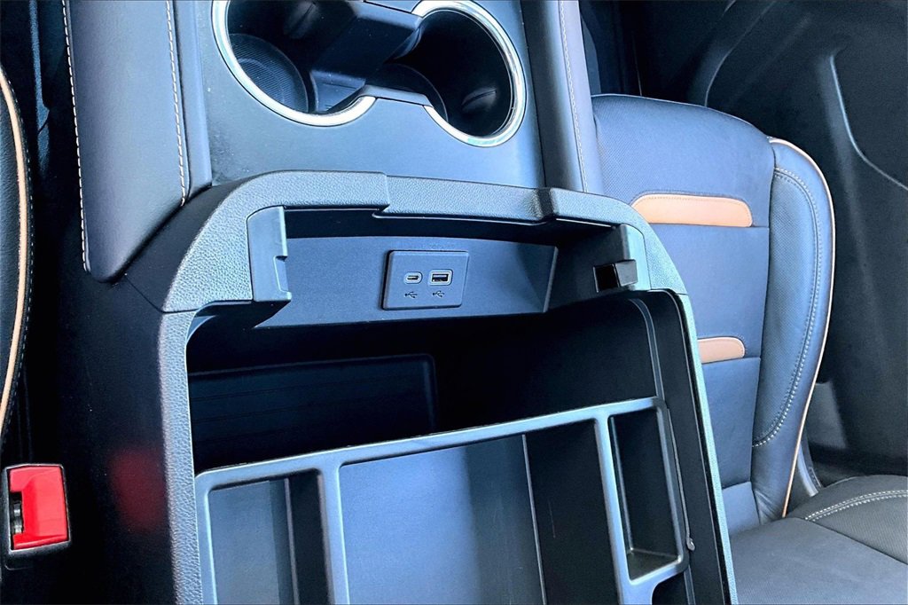 Used 2023 GMC Yukon XL AT4 w/ AT4 Premium Plus Package image 15