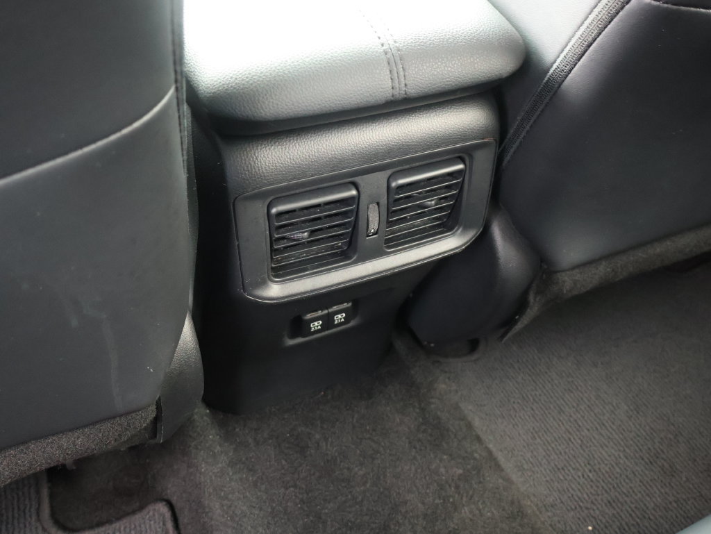 Used 2020 Toyota RAV4 XLE Premium FWD image 17