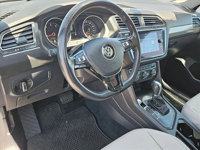 Used 2018 Volkswagen Tiguan SEL FWD image 11