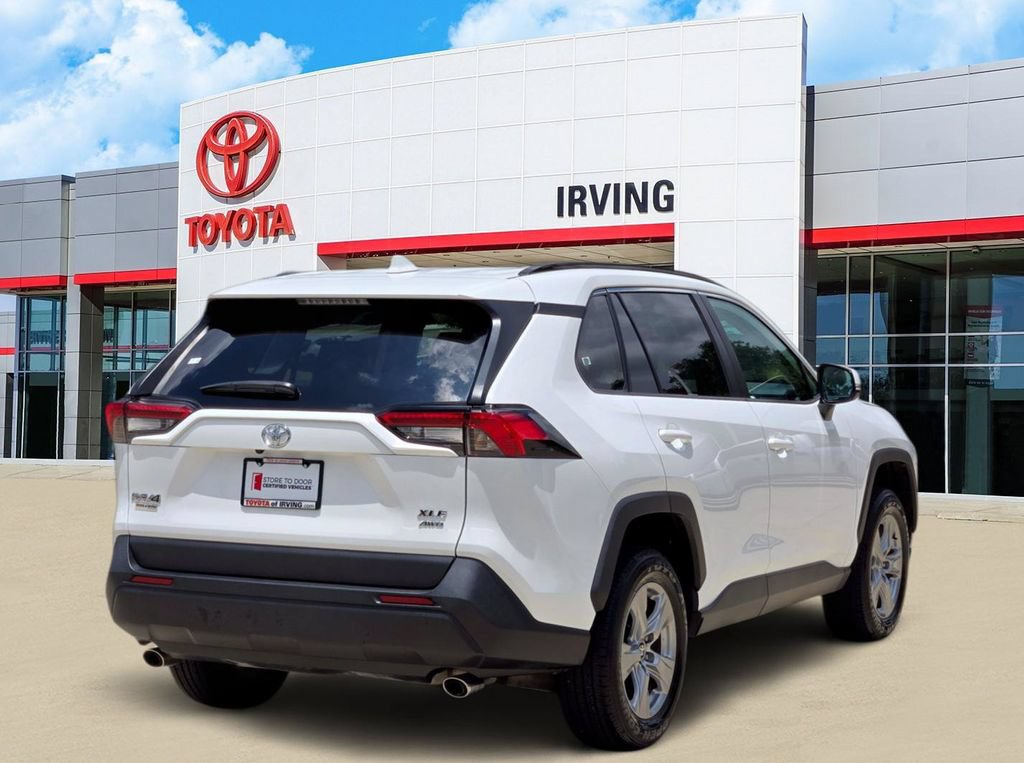 Used 2024 Toyota RAV4 XLE AWD/4WD image 4