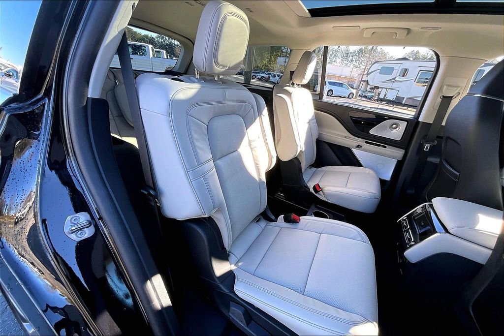 Used 2025 Lincoln Aviator Reserve w/ Equipment Group 201A image 27