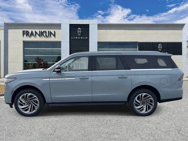 New 2026 Lincoln Navigator L Premier AWD/4WD image 4