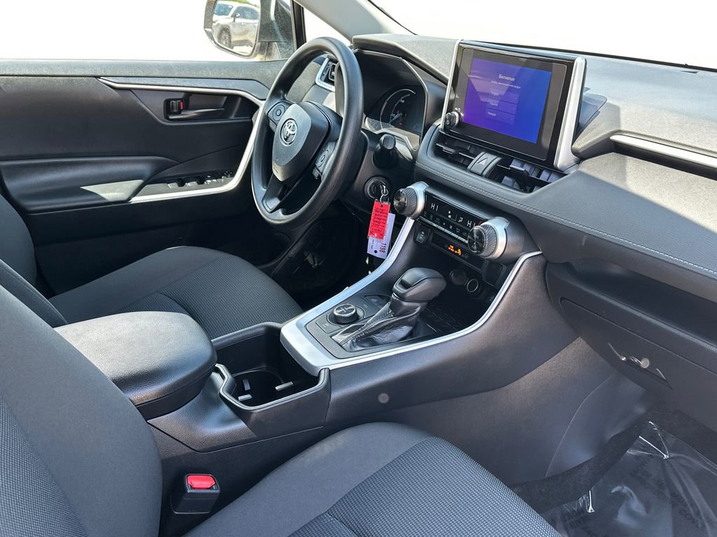 Used 2024 Toyota RAV4 LE AWD/4WD image 10
