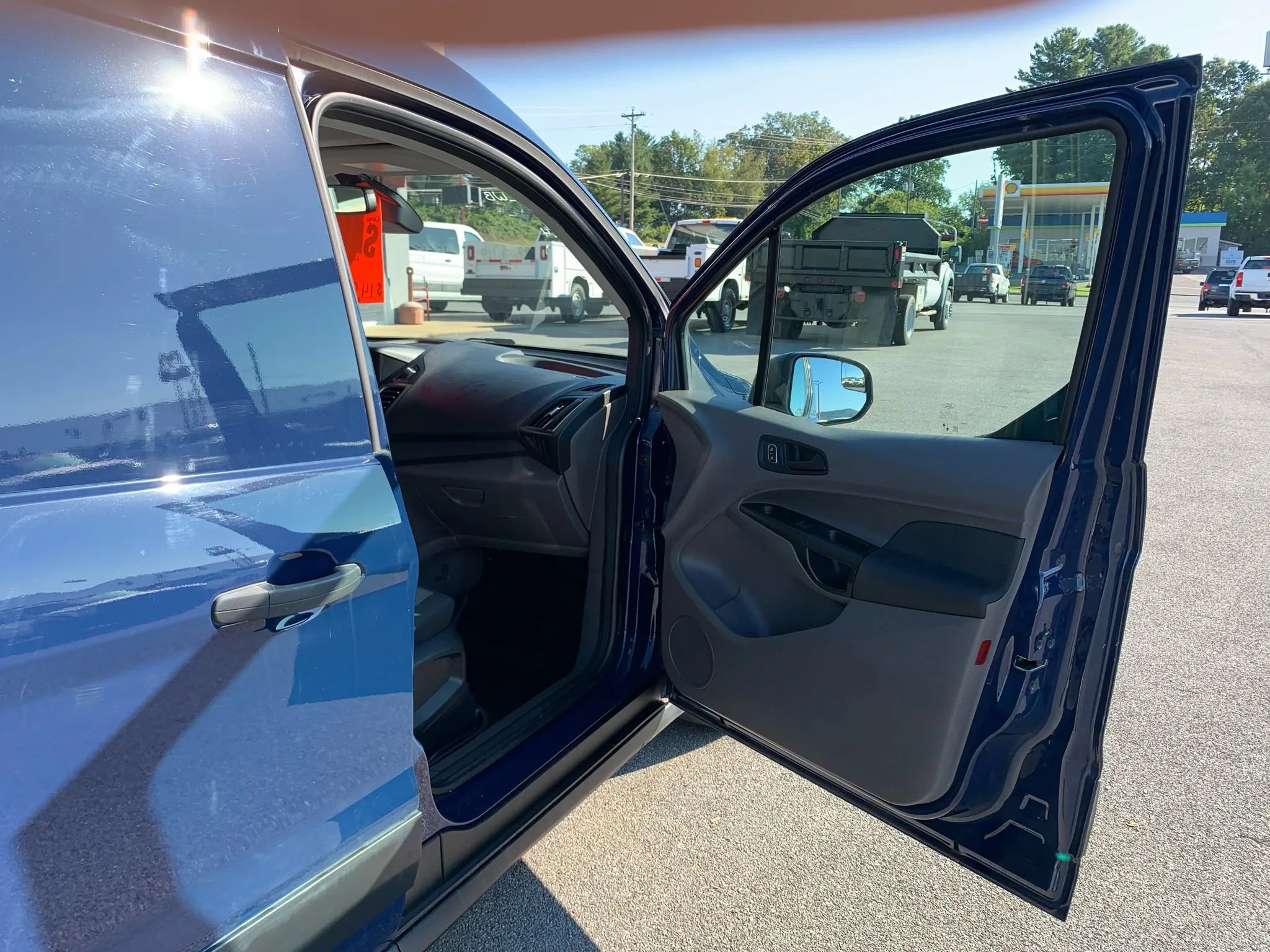 Used 2022 Ford Transit Connect XL image 20