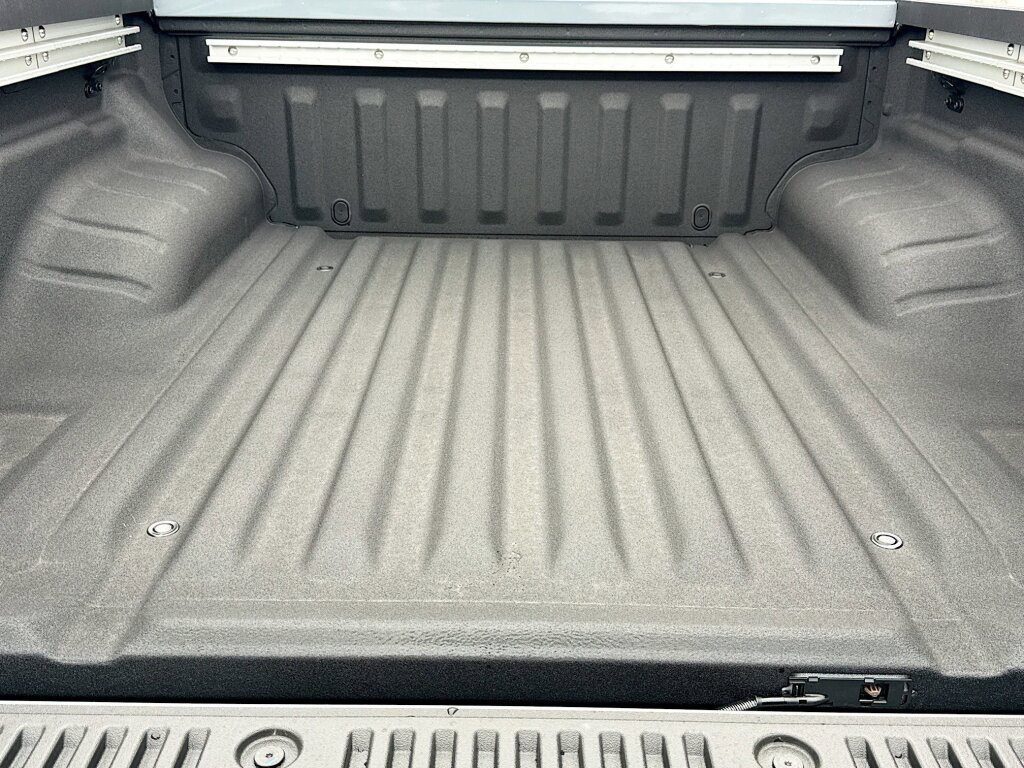 New 2026 Nissan Frontier PRO-4X w/ Pro-4x Convenience Package image 7