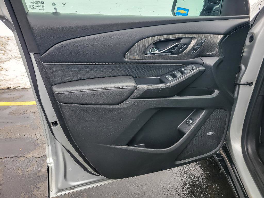 Certified 2022 Chevrolet Traverse Premier w/ Redline Edition image 18