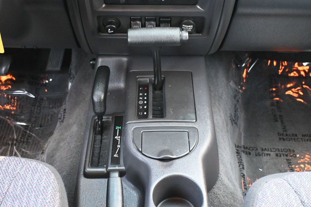 Used 1999 Jeep Cherokee Classic AWD/4WD image 12