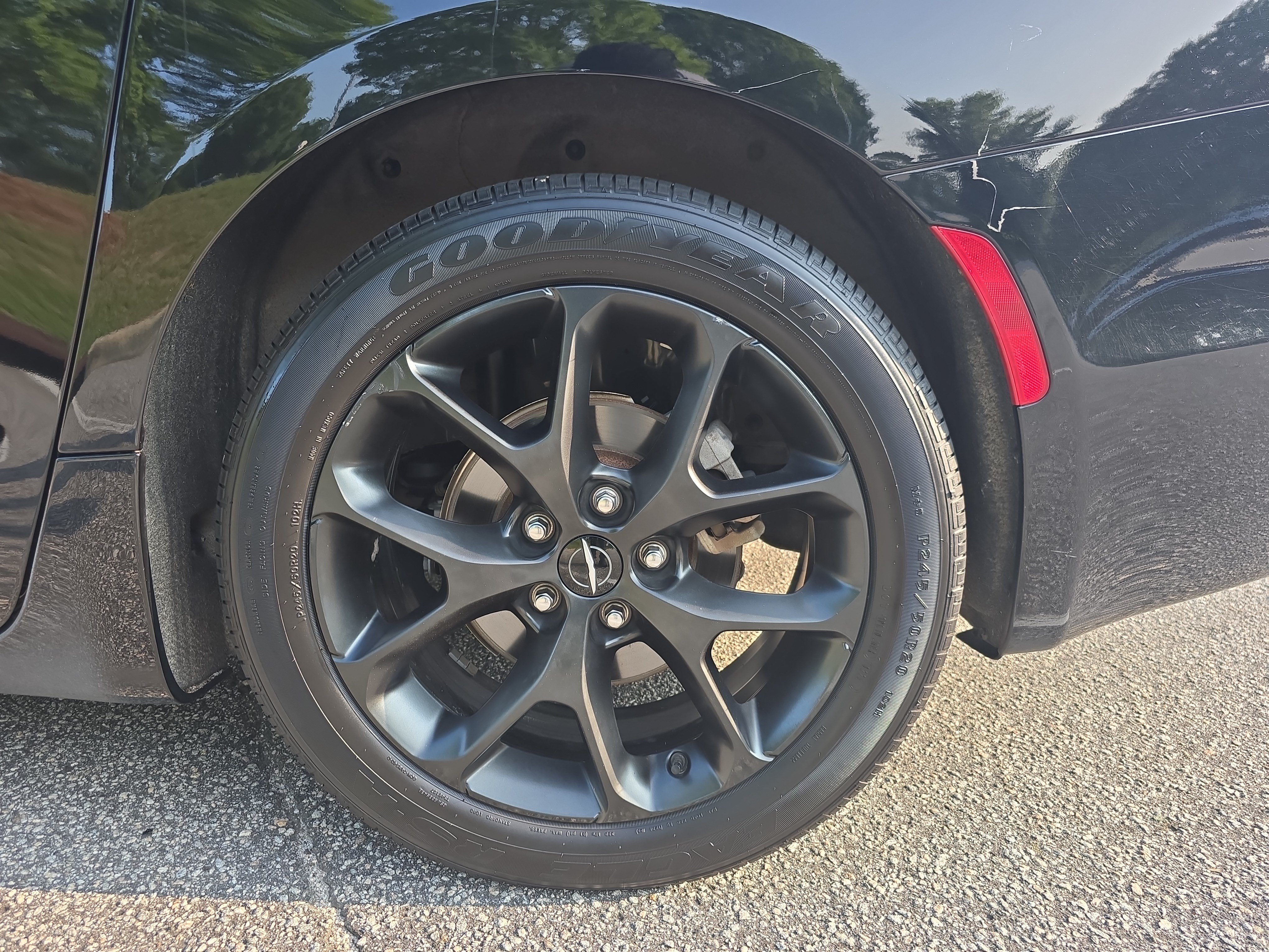 Used 2025 Chrysler Pacifica Limited FWD image 30