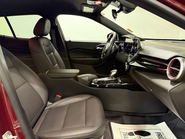 Certified 2025 Chevrolet Trax RS w/ Driver Confidence Package image 26