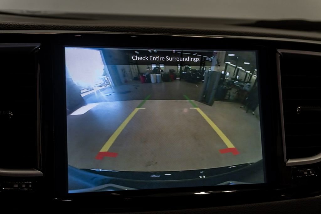 Used 2025 Chrysler Pacifica Select FWD image 22