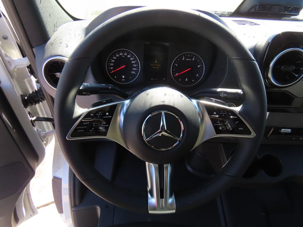 Used 2025 Mercedes-Benz Sprinter 2500 image 11