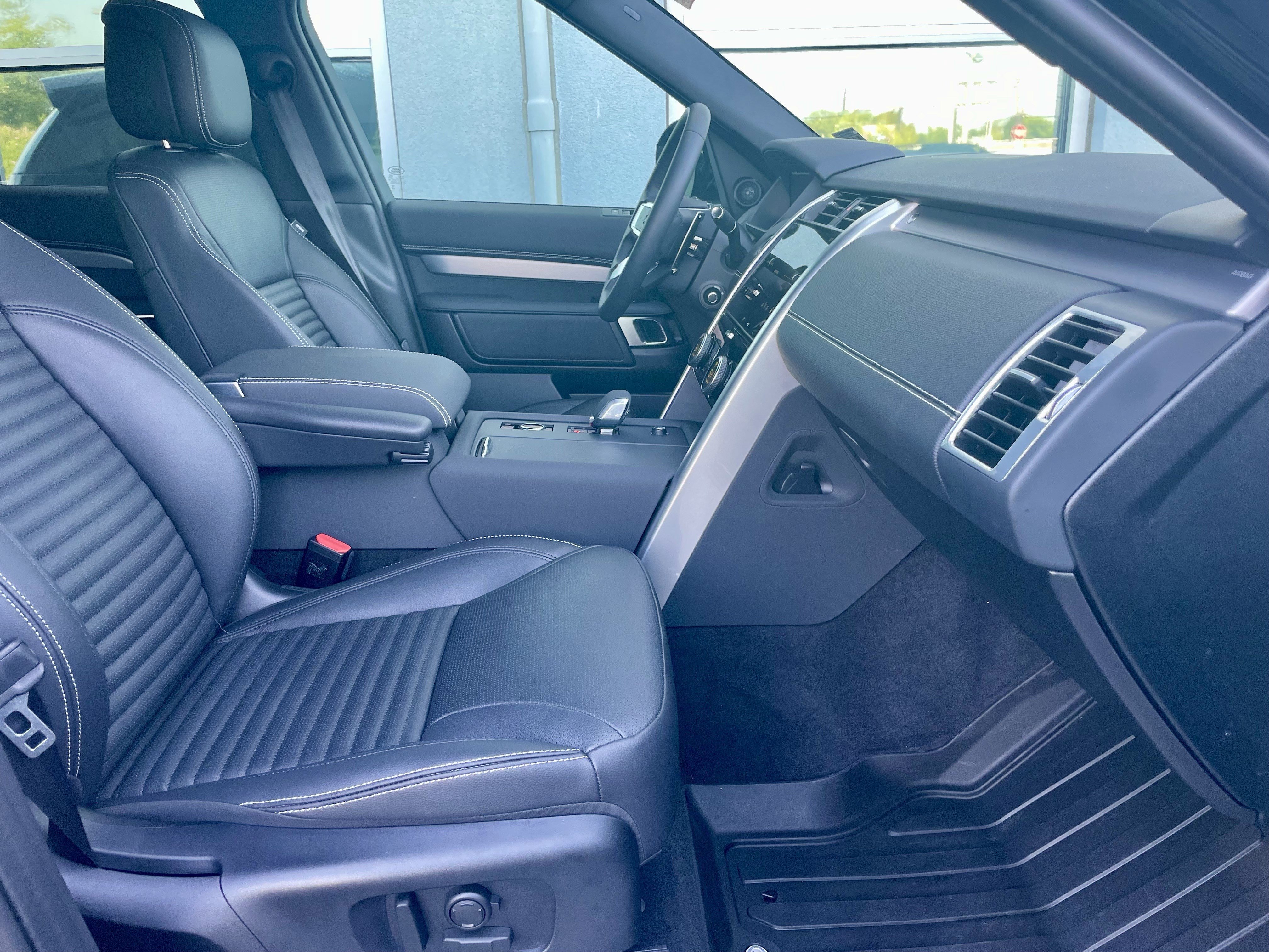 Certified 2025 Land Rover Discovery Dynamic SE AWD/4WD image 15