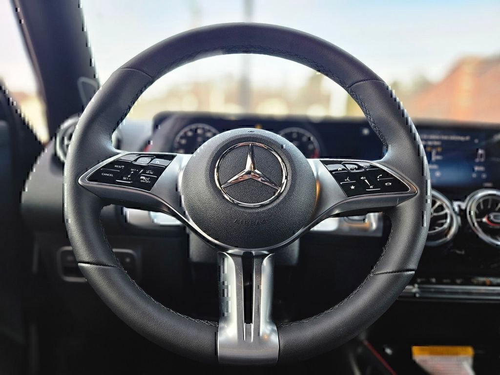 Certified 2024 Mercedes-Benz GLB 250 4MATIC image 23