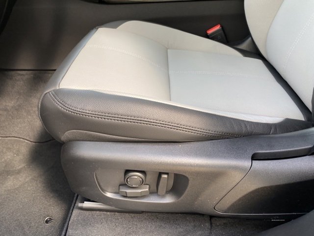 New 2026 Land Rover Range Rover Velar Dynamic SE image 19