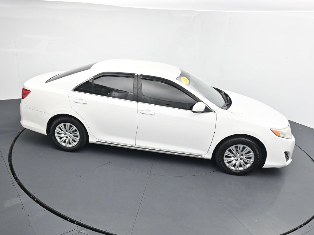 Used 2014 Toyota Camry LE FWD image 35