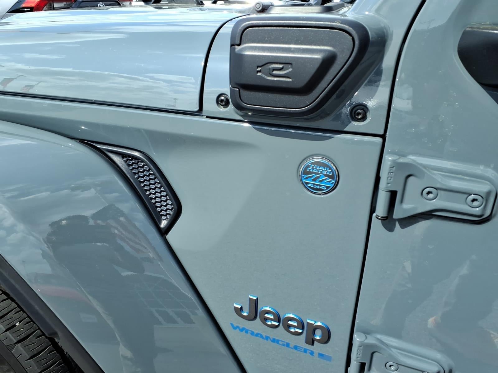 Used 2025 Jeep Wrangler Unlimited Sahara image 6