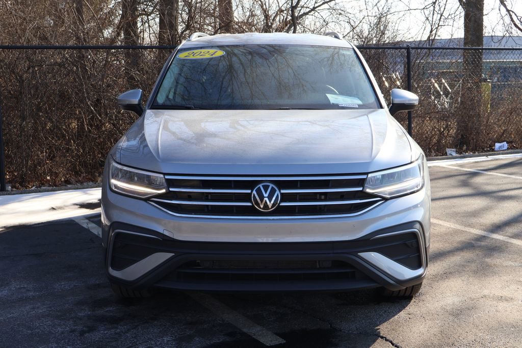 Used 2024 Volkswagen Tiguan Wolfsburg Edition image 2