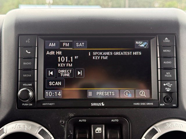 Used 2016 Jeep Wrangler Unlimited Sahara w/ Connectivity Group AWD/4WD image 24