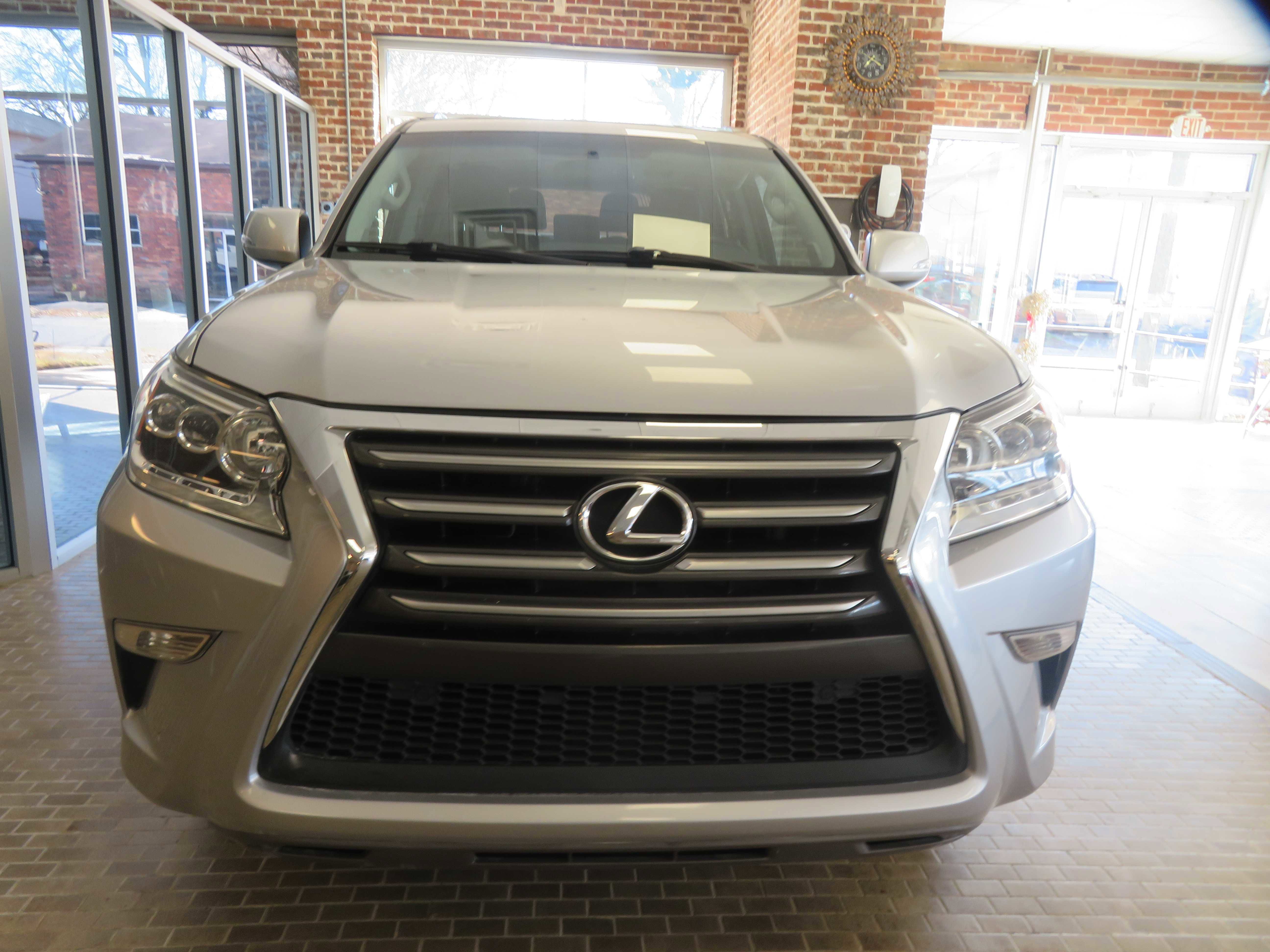 Used 2017 Lexus GX 460 w/ Navigation Package image 60