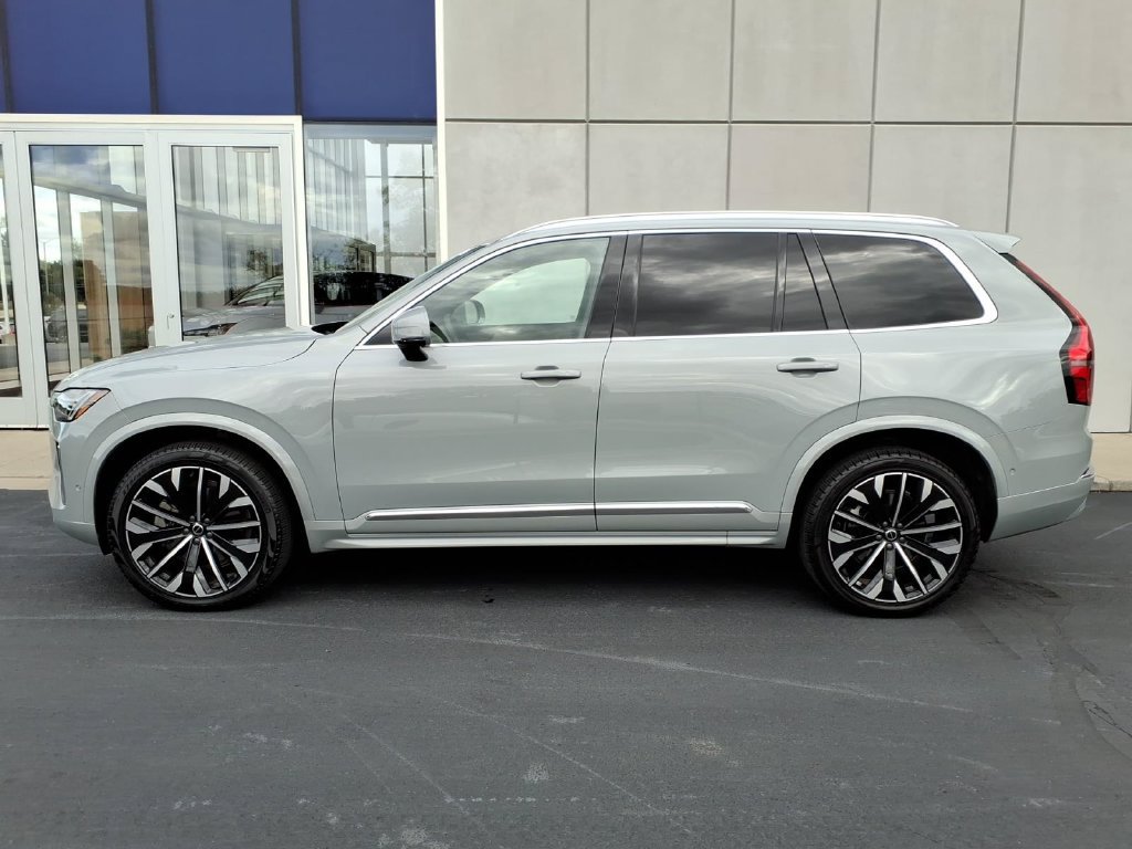 Certified 2026 Volvo XC90 B6 Plus AWD/4WD image 3