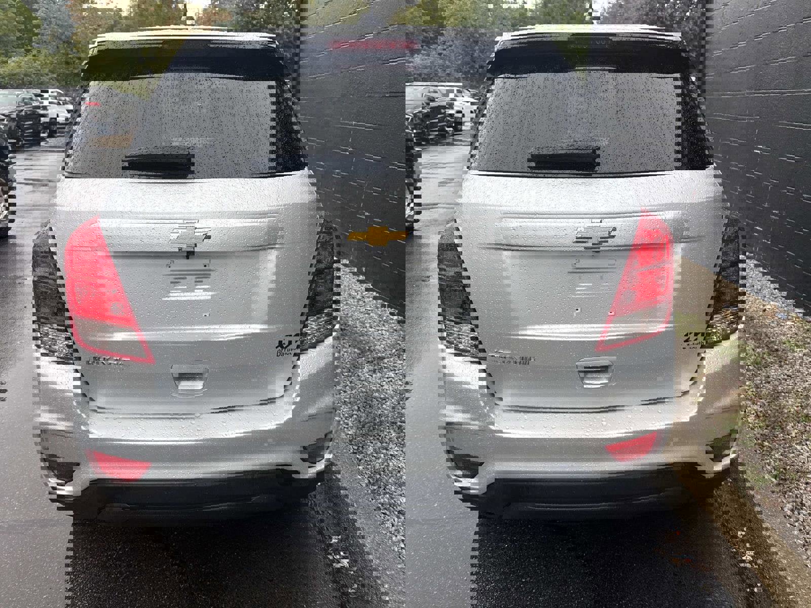 Used 2022 Chevrolet Trax LS w/ Tint and Cruise Package image 8