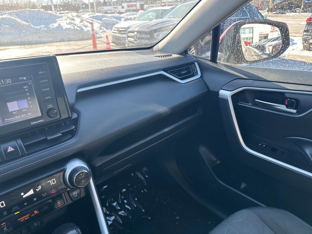 Used 2021 Toyota RAV4 XLE w/ Convenience Package image 29