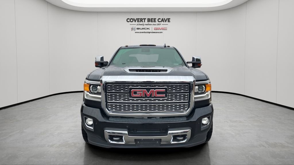 Used 2019 GMC Sierra 2500 Denali w/ Duramax Plus Package image 2