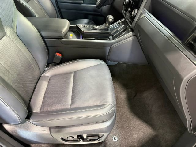 Used 2024 Lexus GX 550 image 28