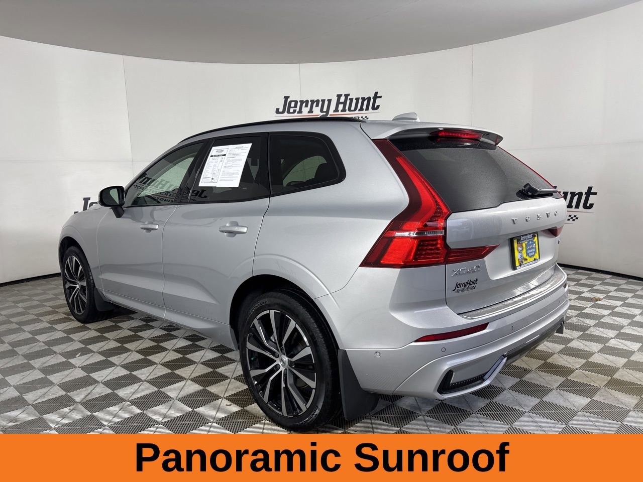 Used 2023 Volvo XC60 B5 Ultimate image 7