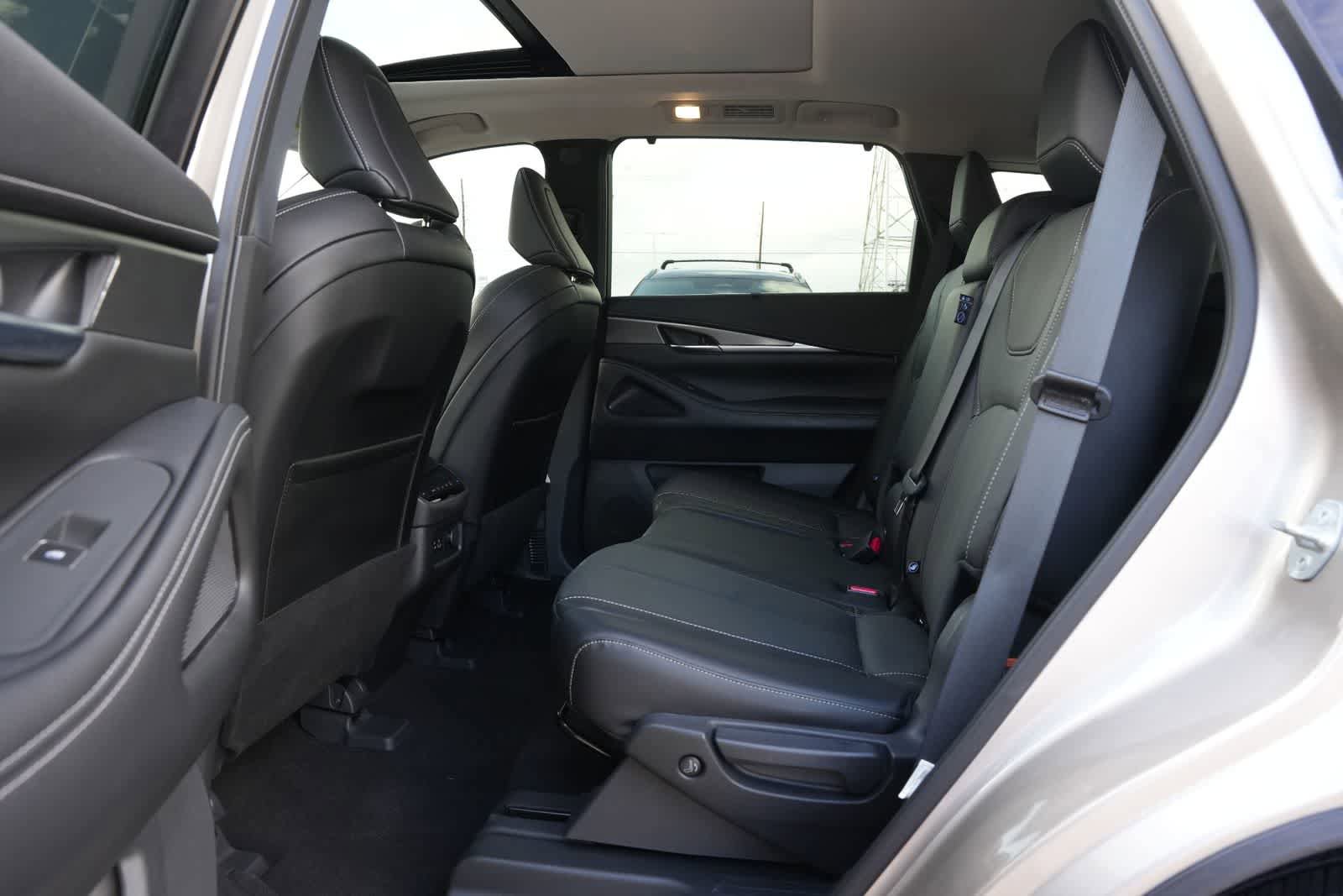 Certified 2023 INFINITI QX60 Luxe w/ Cargo Package FWD image 20