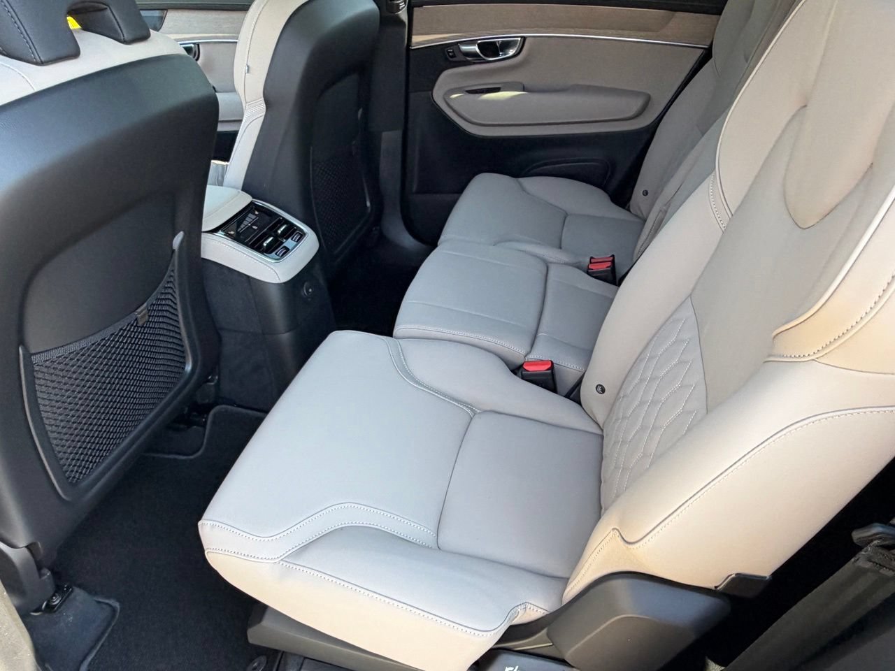 New 2026 Volvo XC90 T8 Plus AWD/4WD image 21