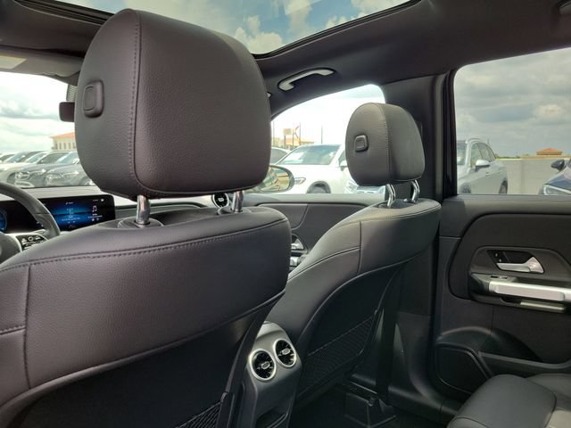 Used 2022 Mercedes-Benz GLB 250 image 14