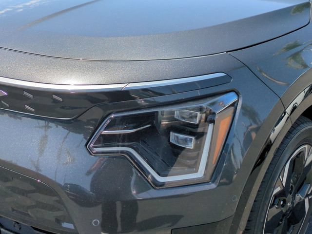 Certified 2024 Kia Niro Wave FWD image 9