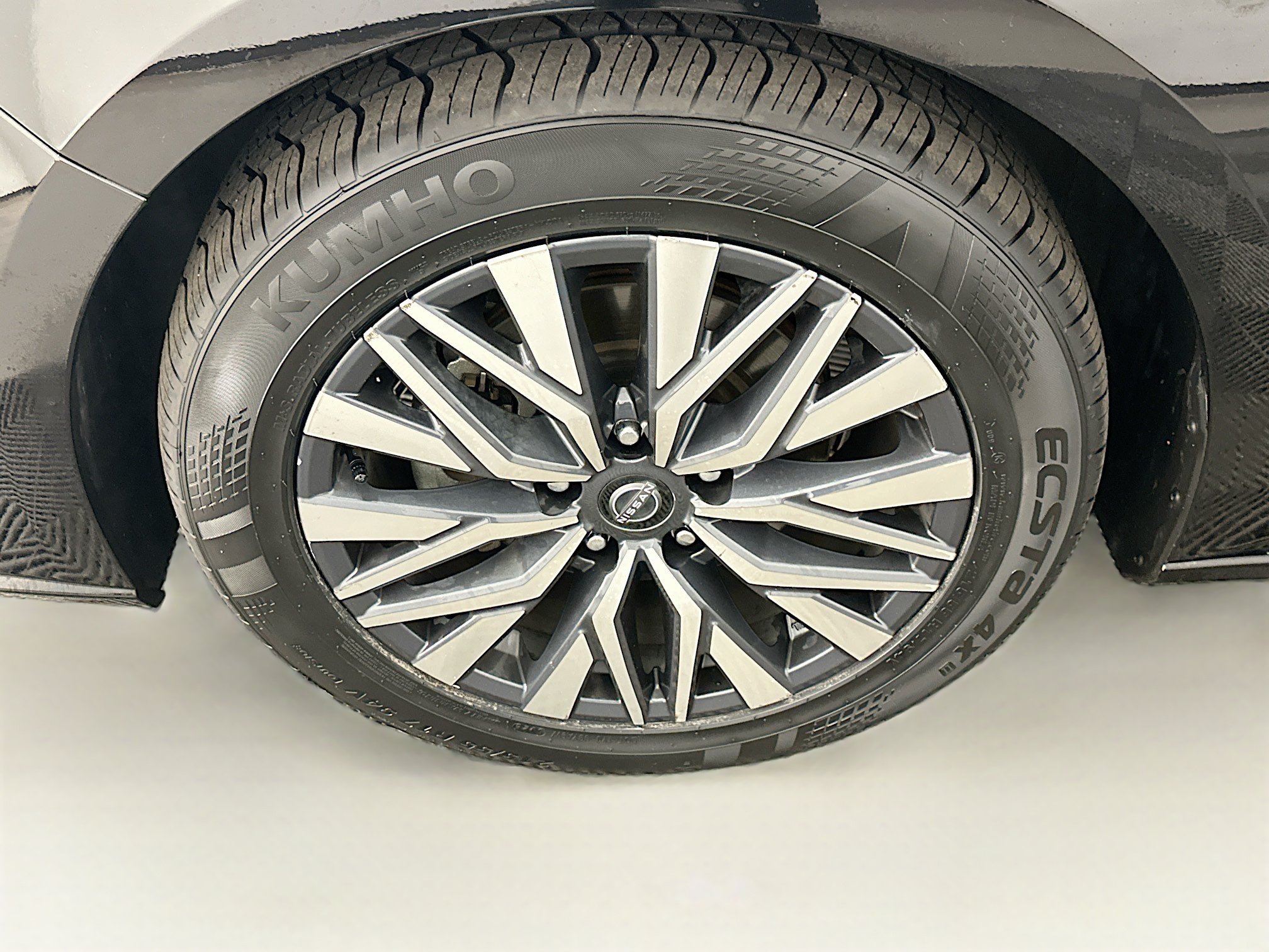 Used 2025 Nissan Altima 2.5 SV FWD image 11