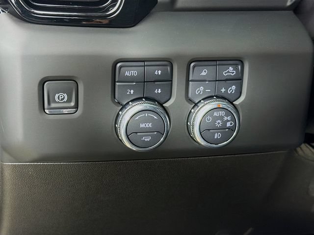 Used 2025 GMC Sierra 2500 AT4X AWD/4WD image 12
