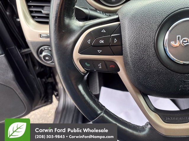 Used 2015 Jeep Cherokee Latitude w/ Comfort/Convenience Group AWD/4WD image 18