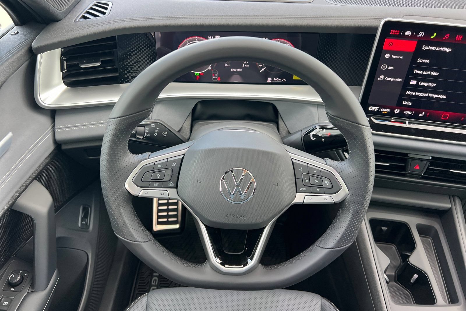 New 2026 Volkswagen Tiguan SE R-Line AWD/4WD image 14