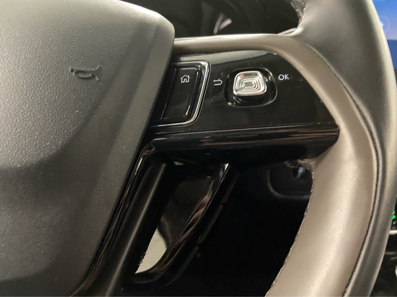 Used 2025 Lincoln Corsair Grand Touring w/ Equipment Group 301A image 21