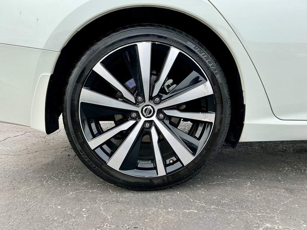 Used 2021 Nissan Altima 2.5 SR w/ SR Premium Package image 21