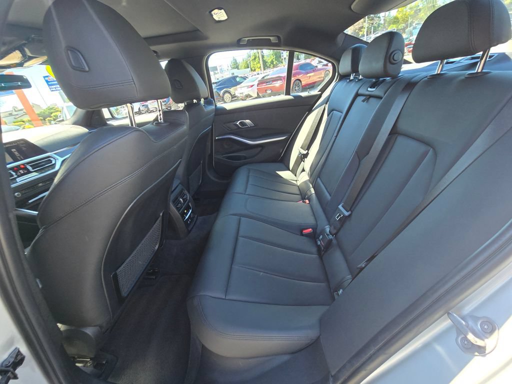 Used 2019 BMW 330i xDrive Sedan w/ Convenience Package AWD/4WD image 16