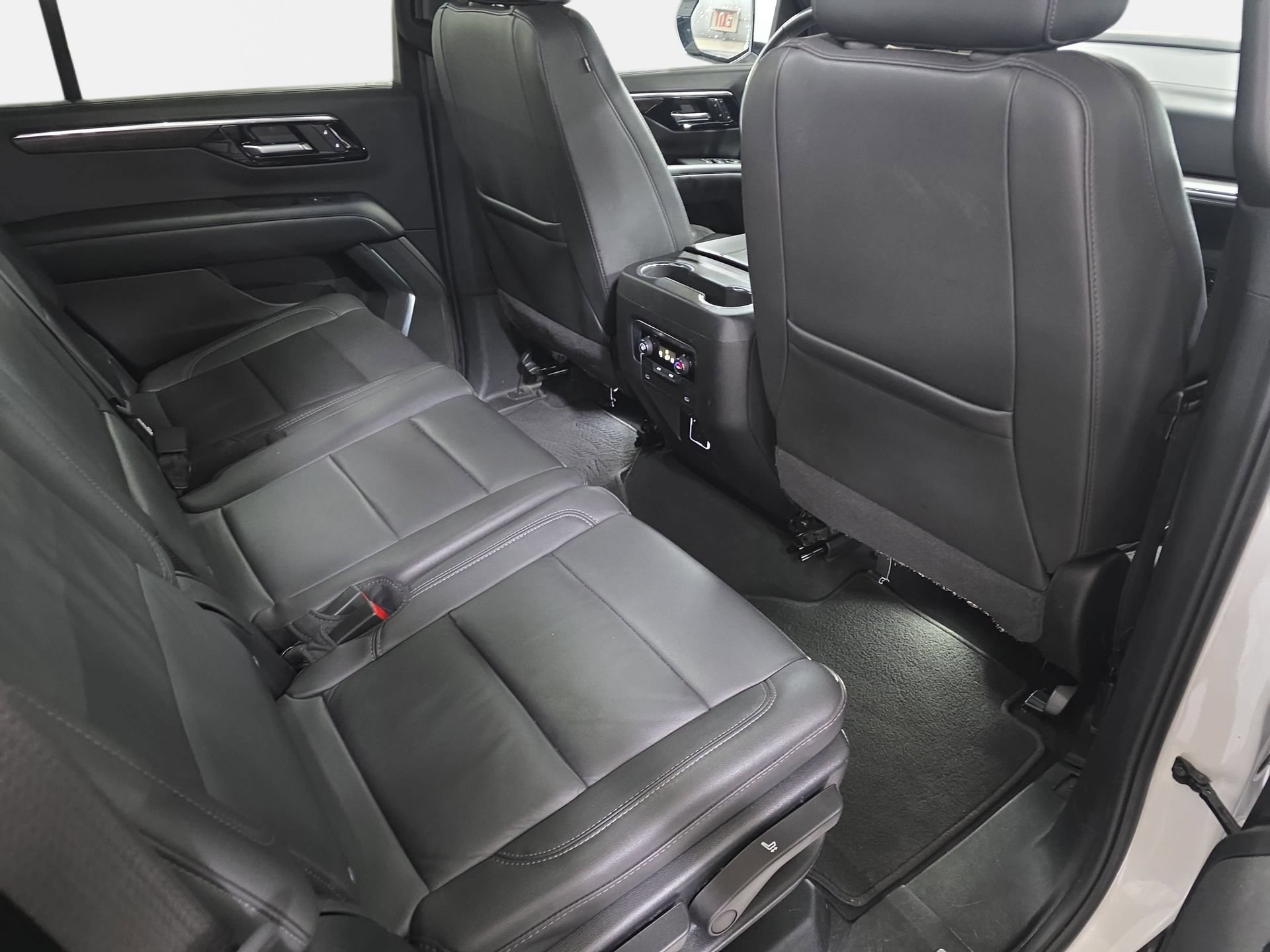 Used 2025 Chevrolet Tahoe Z71 AWD/4WD image 11