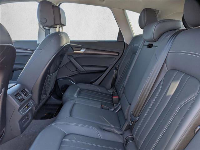 Used 2023 Audi Q5 2.0T Premium w/ Convenience Package image 18