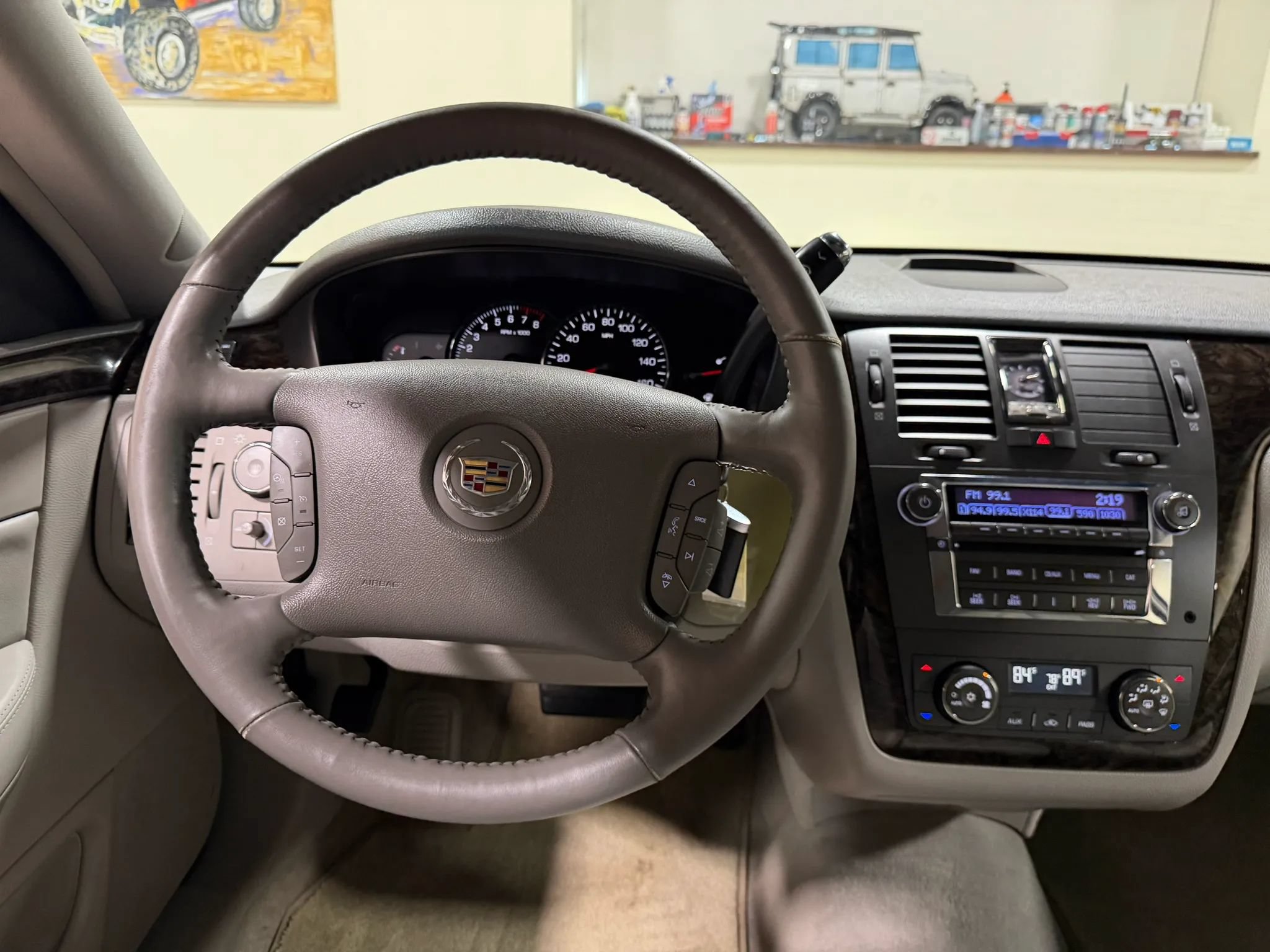 Used 2009 Cadillac DTS w/ Trunk Convenience Package FWD image 49