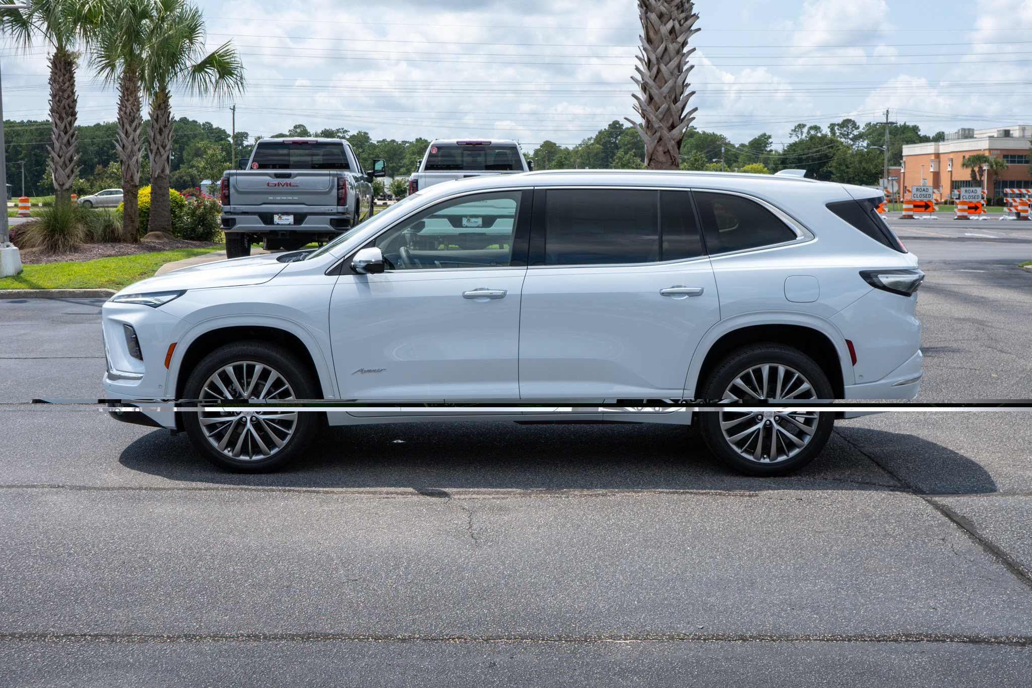 New 2026 Buick Enclave Avenir w/ Super Cruise Package FWD image 6