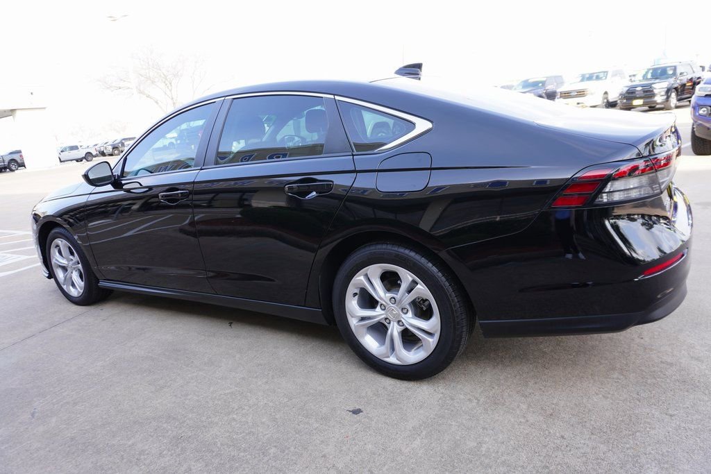 Used 2025 Honda Accord LX image 4