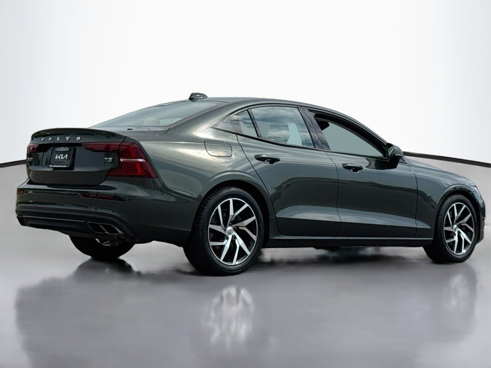 Used 2020 Volvo S60 T5 Momentum FWD image 7