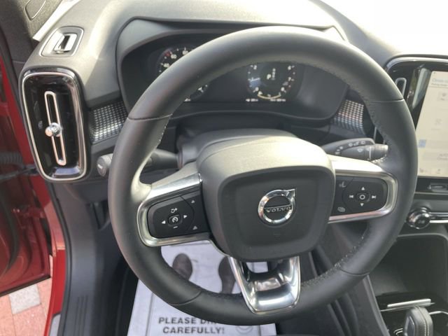 Used 2022 Volvo XC40 T5 R-Design w/ Advanced Package image 11